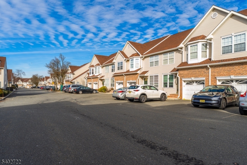 COUNTRYSIDE - Residential