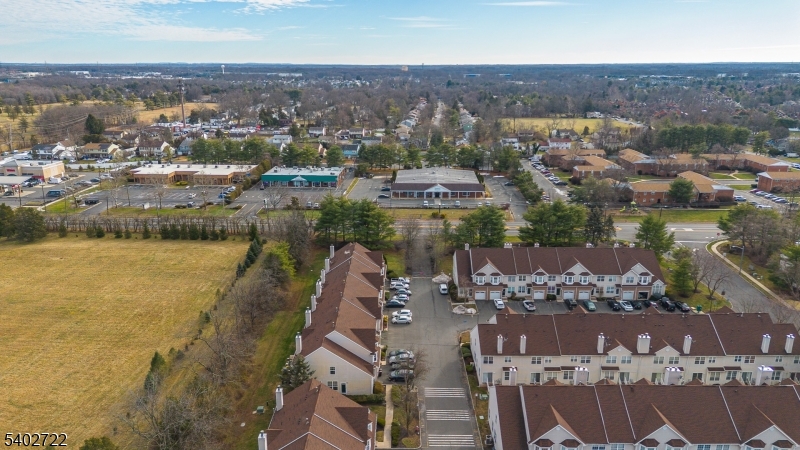 COUNTRYSIDE - Residential