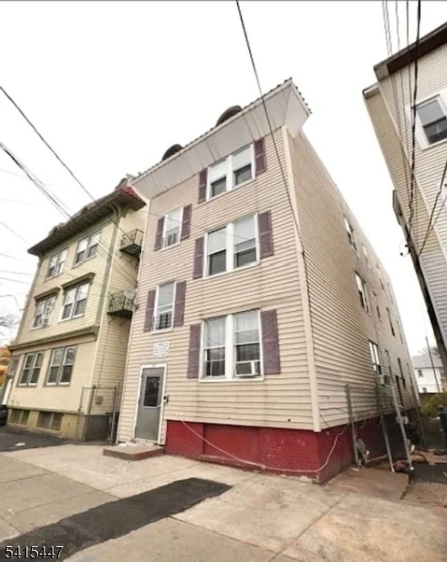 Fully renovated 3-bedroom, 1-bathroom apartment available for rent! Spacious and bright layout featuring beautiful hardwood floors throughout. The unit offers generously sized bedrooms, a comfortable living area, and an updated kitchen and bathroom.