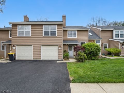33 Avebury Pl, Franklin Twp., NJ 08873 - MLS#: 3957811
