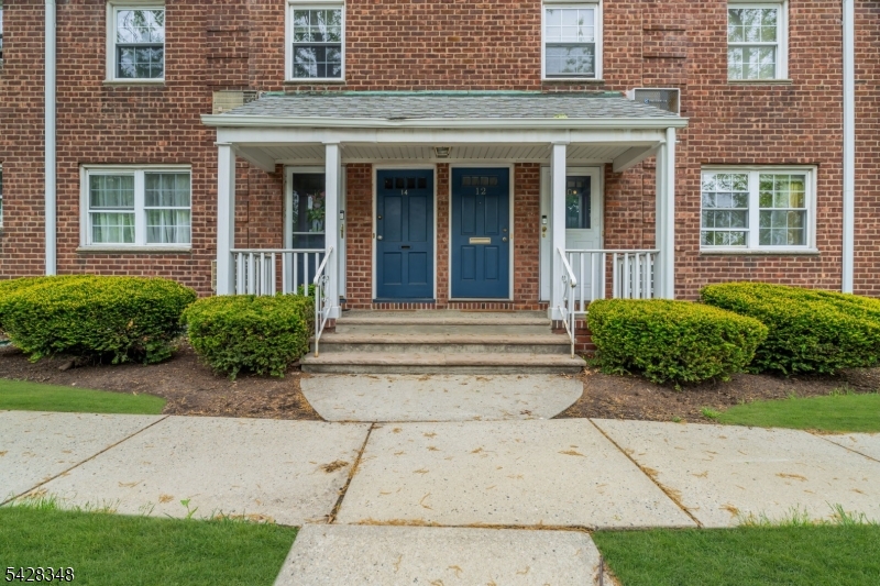 Rutherford Manor - Residential