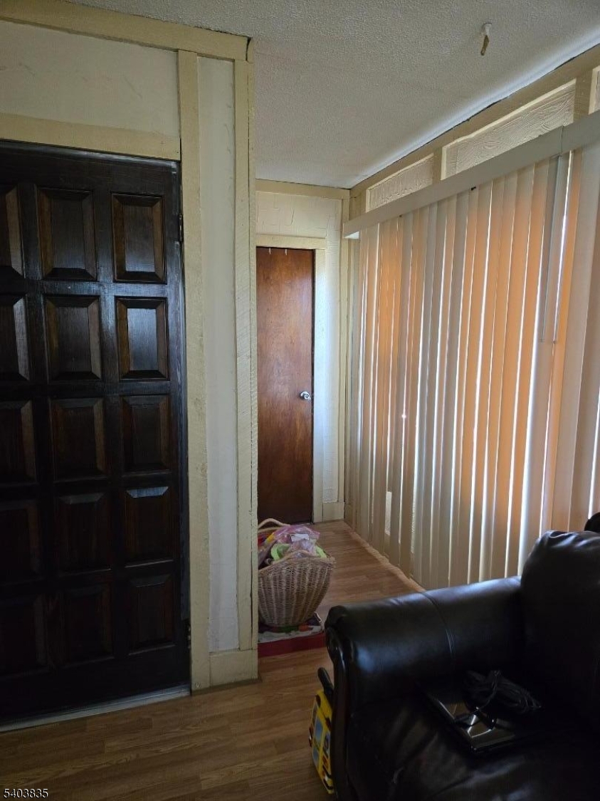 East- Central Part - Residential Income