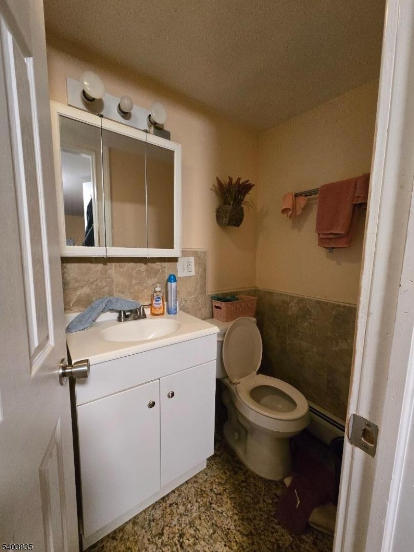 East- Central Part - Residential Income