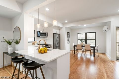 MLS: 3956494