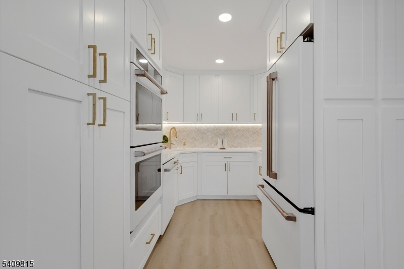 Murray Hill Square - Residential