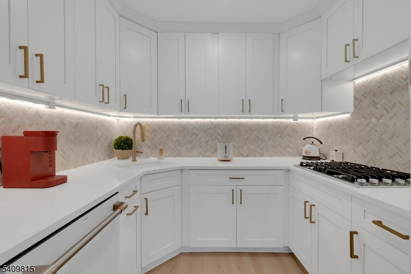 Murray Hill Square - Residential