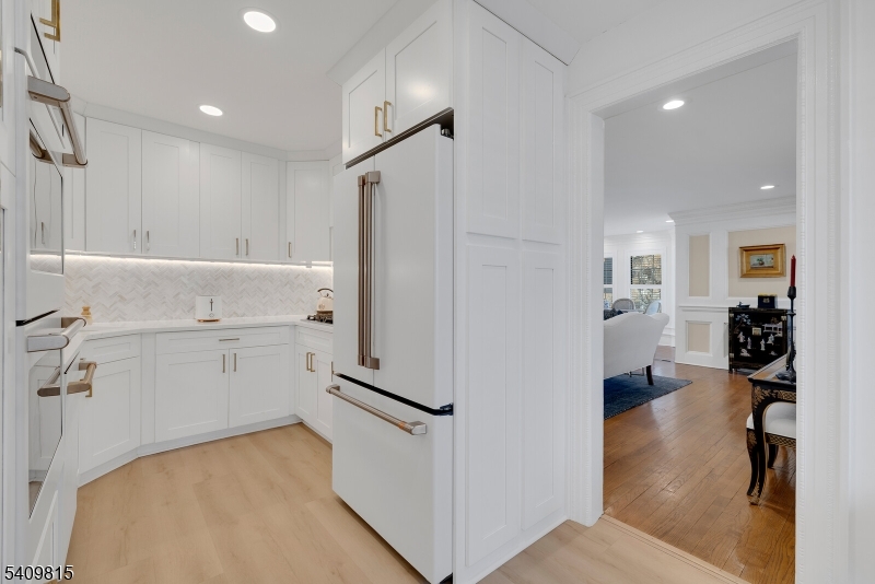 Murray Hill Square - Residential