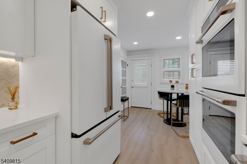 Murray Hill Square - Residential