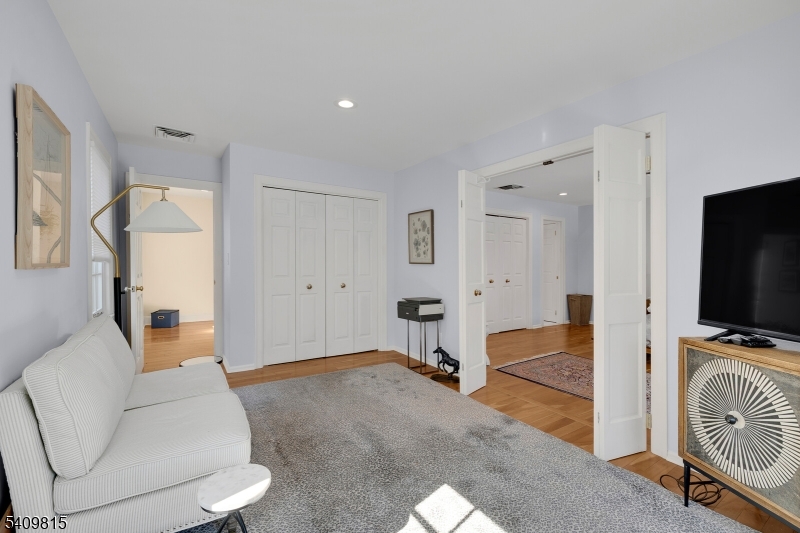 Murray Hill Square - Residential