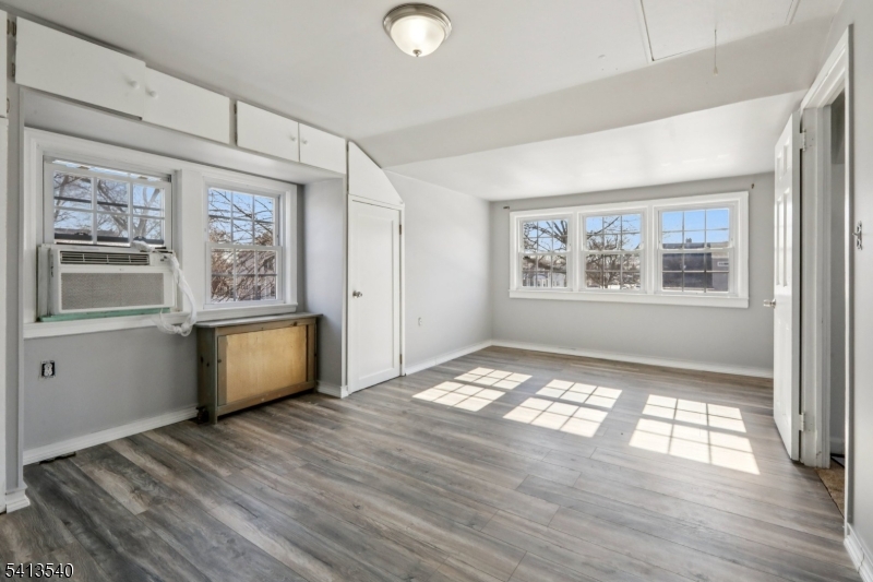 Sunny Side - Residential