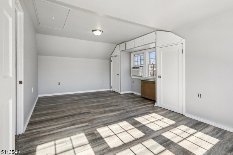 Sunny Side - Residential