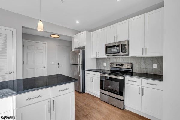 2003 MORRIS AVE APT 417, UNION, NJ 07083 - Image d53c08761417b19eed06d2c2ebe0505f/1997083313