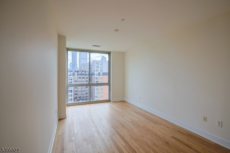 Gulls Cove - Downtown - Residential Lease