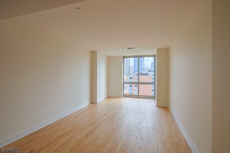 Gulls Cove - Downtown - Residential Lease