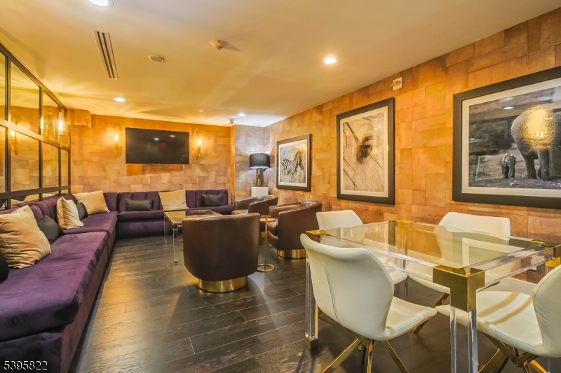 Gulls Cove - Downtown - Residential Lease