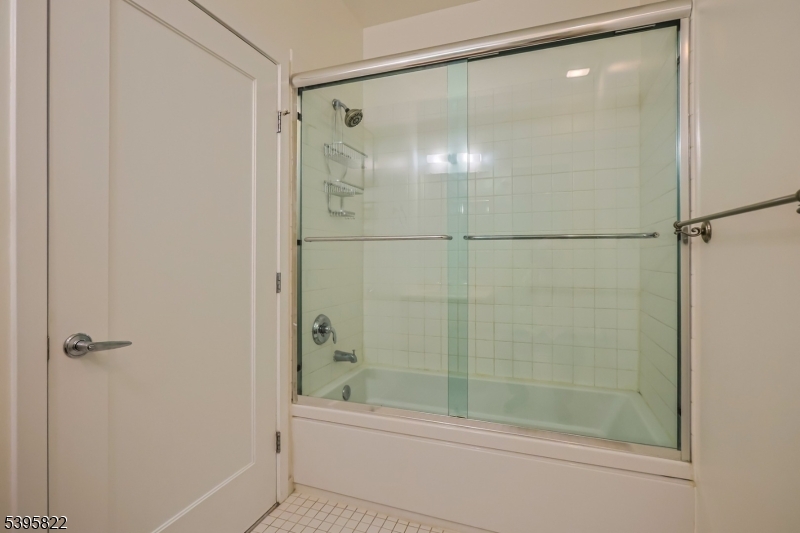 Gulls Cove - Downtown - Residential Lease