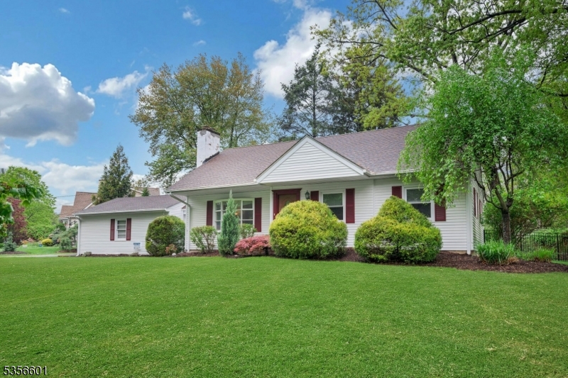 61 Fieldcrest Rd