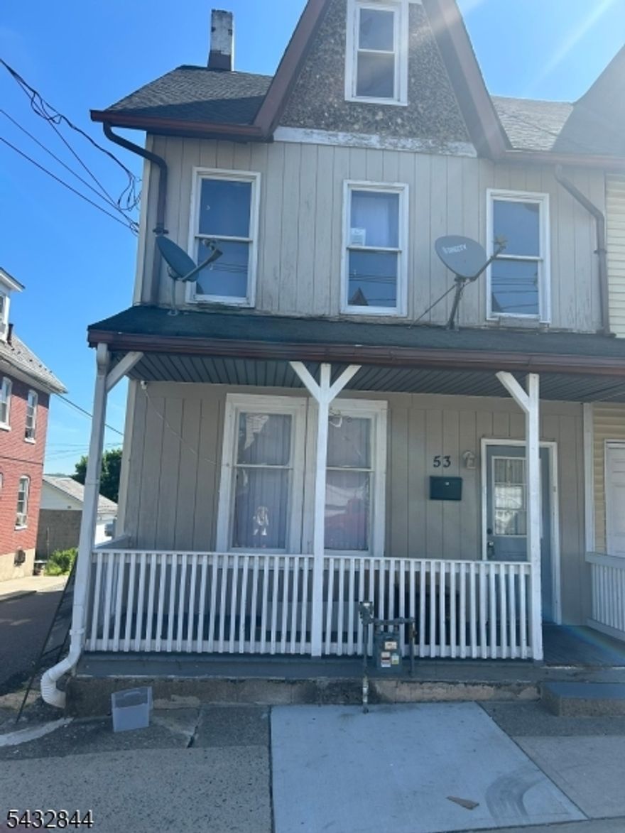 Modern kitchen, tenants have painted and made home very well kept.  Would like to remain if bought by investor..  Good location for anyone using Rt. 22 and I 78 with easy acess in less than 5 minutes.