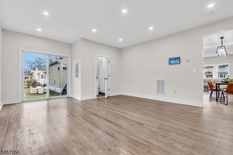 Home Not in Flood Zone - Residential