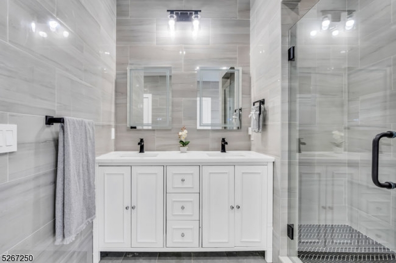 Home Not in Flood Zone - Residential