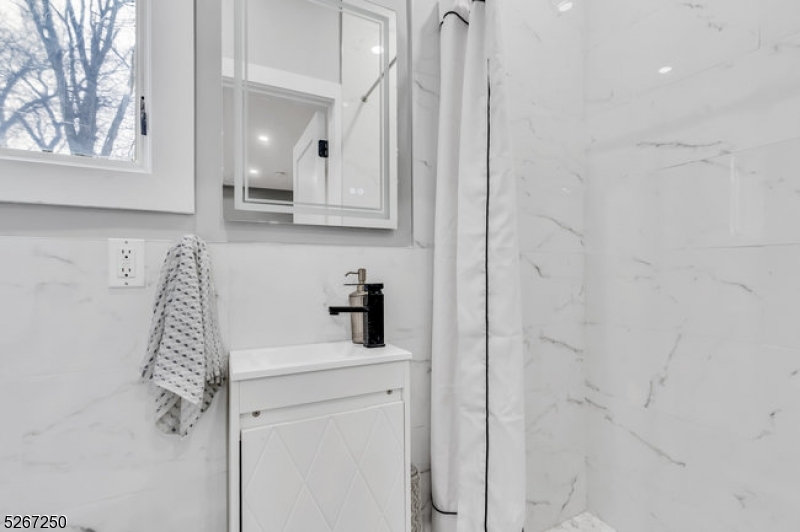 Home Not in Flood Zone - Residential