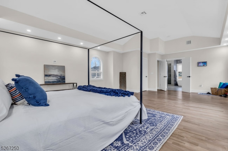 Home Not in Flood Zone - Residential