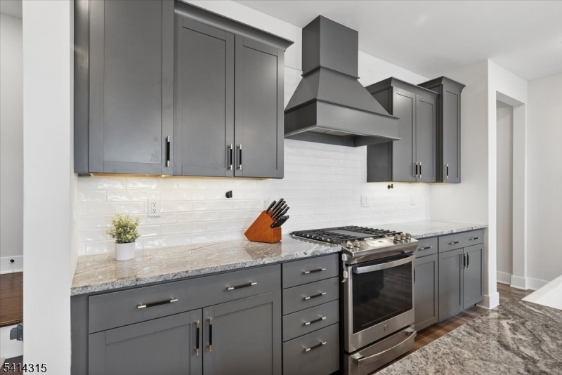 THE CROSSINGS AT DUNELLEN - Residential