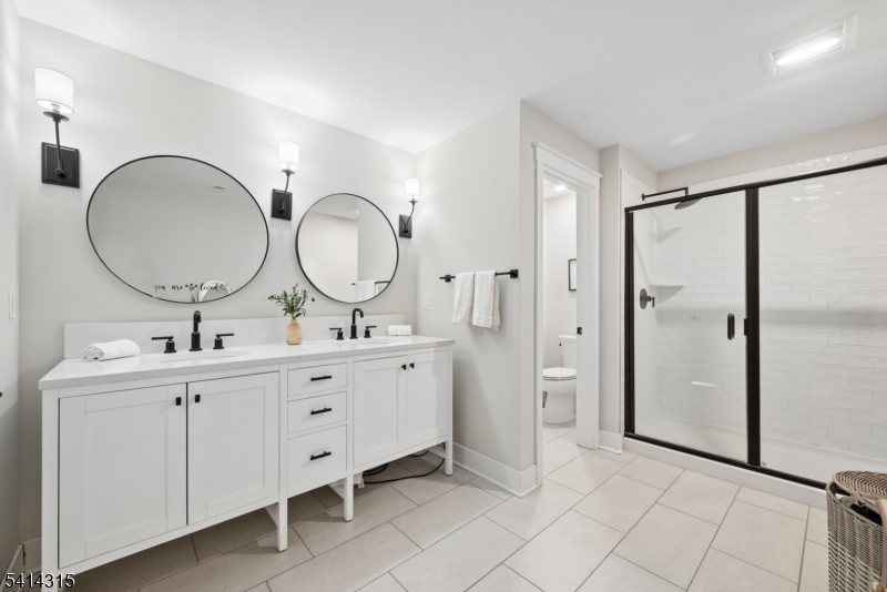 THE CROSSINGS AT DUNELLEN - Residential