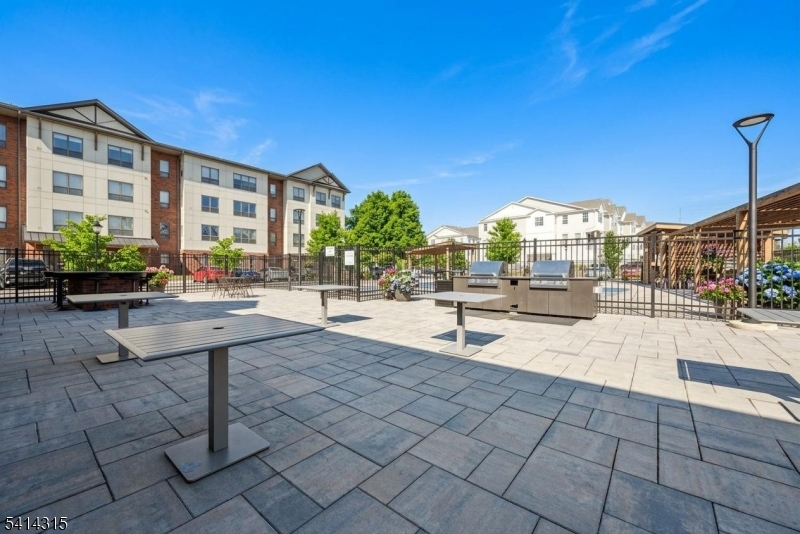 THE CROSSINGS AT DUNELLEN - Residential