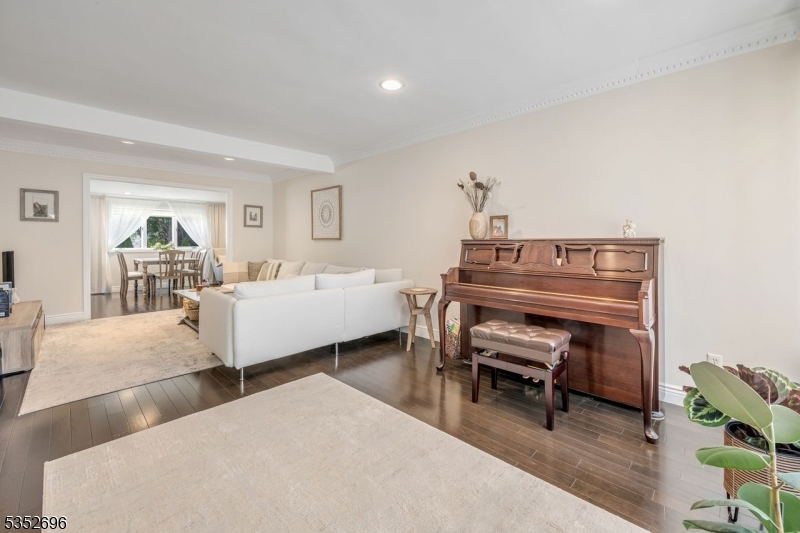 5 Glenfair Rd