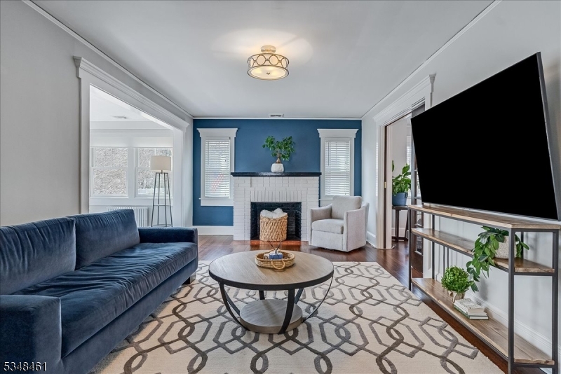 47 W Main St