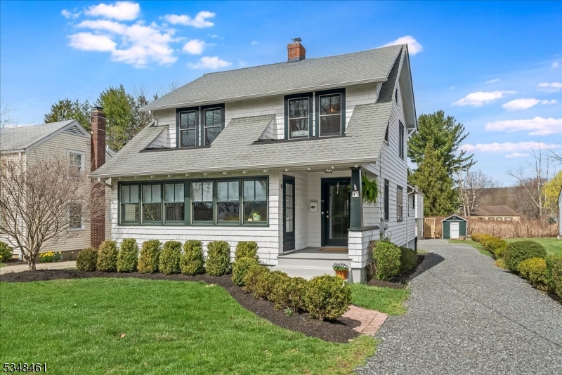 47 W Main St