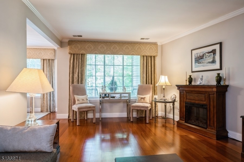 SUTTON WOODS - Residential