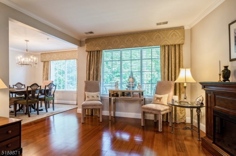 SUTTON WOODS - Residential