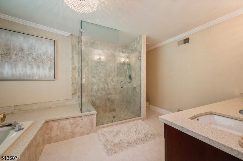 SUTTON WOODS - Residential