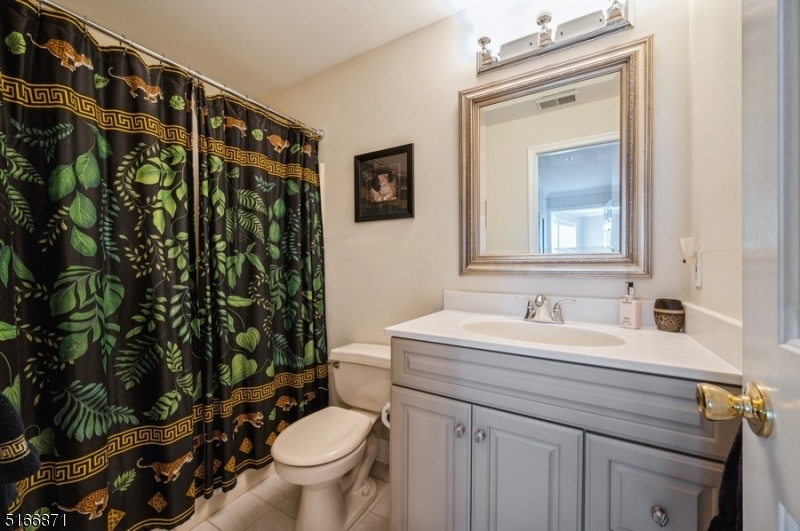 SUTTON WOODS - Residential