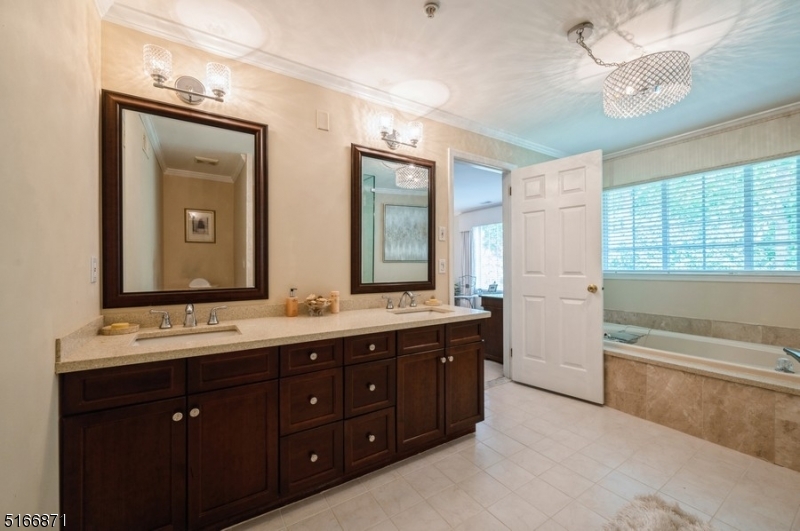 SUTTON WOODS - Residential