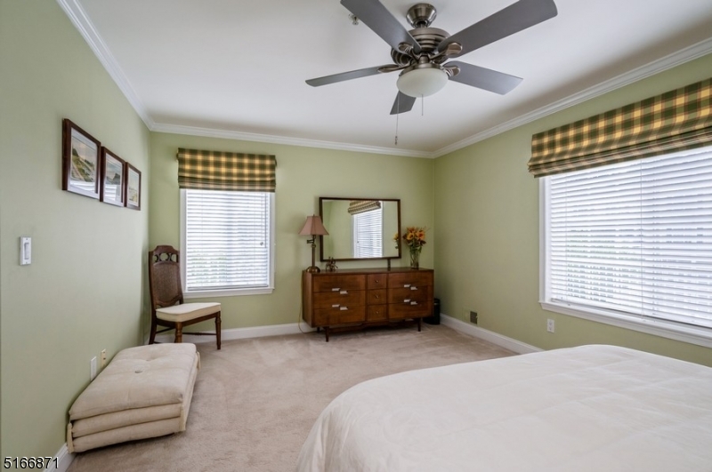 SUTTON WOODS - Residential