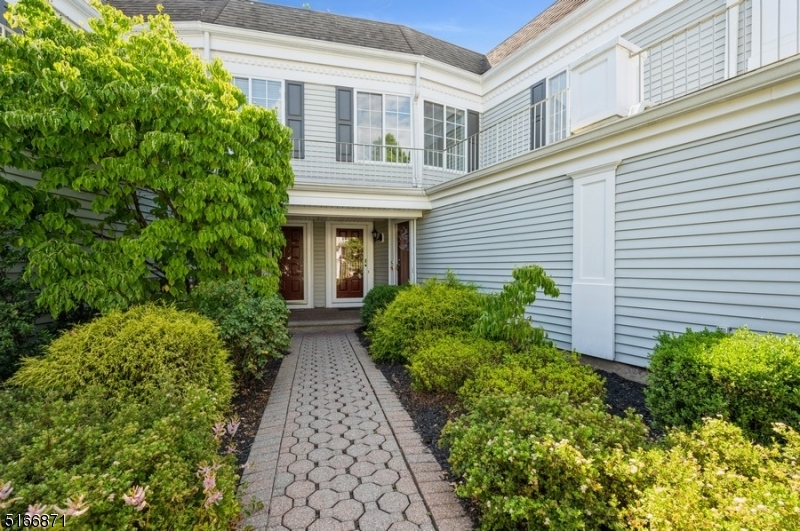 SUTTON WOODS - Residential