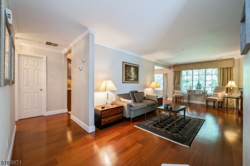 SUTTON WOODS - Residential