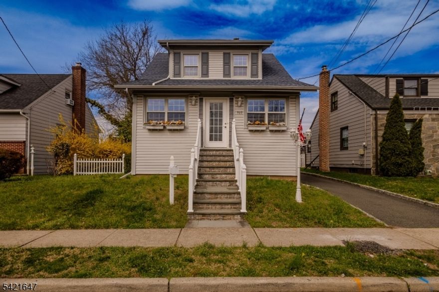 Charming colonial in Union! Home sits on a generous 50x100 lot and features 3 bedrooms and 1 full bathroom. The interior offers hardwood flooring throughout, adding warmth and character. Full basement ideal for extra storage. Relax on the inviting three-season enclosed front porch, perfect for enjoying morning coffee or evening downtime. The property also includes a 1-car garage and offers great outdoor potential. Conveniently located near shopping, dining, and major transportation, this is a fantastic opportunity to own a classic Colonial home in a desirable area!
