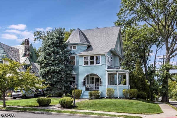 39 OBERLIN ST, MAPLEWOOD, NJ 07040 - Image d6fd8f4688b4a5986aa21cd43e070f1c/1715435986