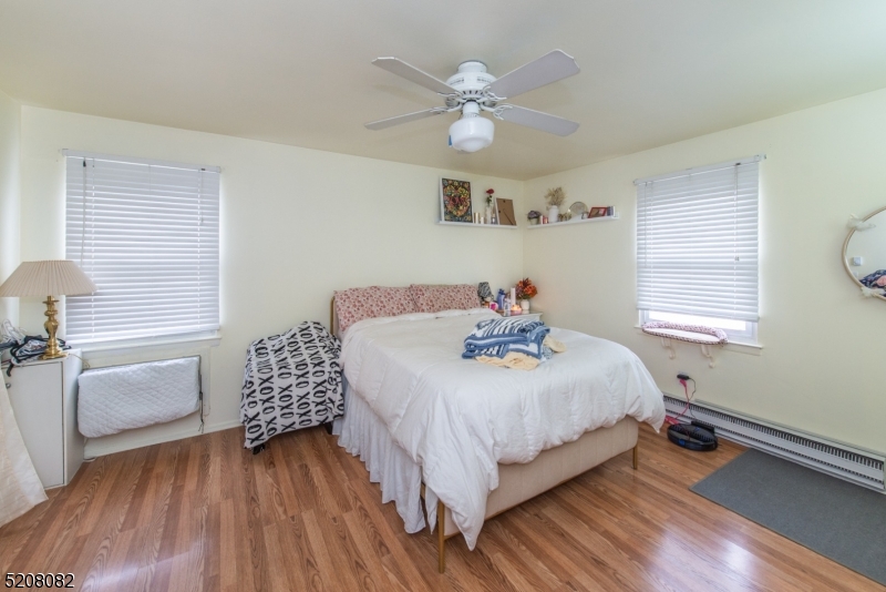 MOUNTAINVIEW MANOR - Residential