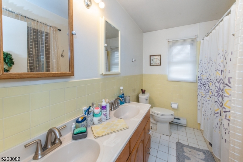 MOUNTAINVIEW MANOR - Residential