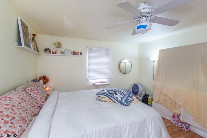 MOUNTAINVIEW MANOR - Residential