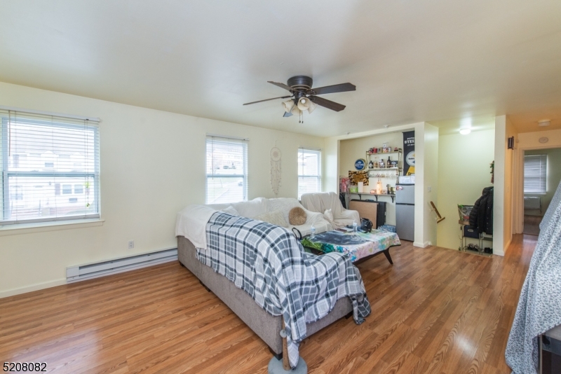 MOUNTAINVIEW MANOR - Residential