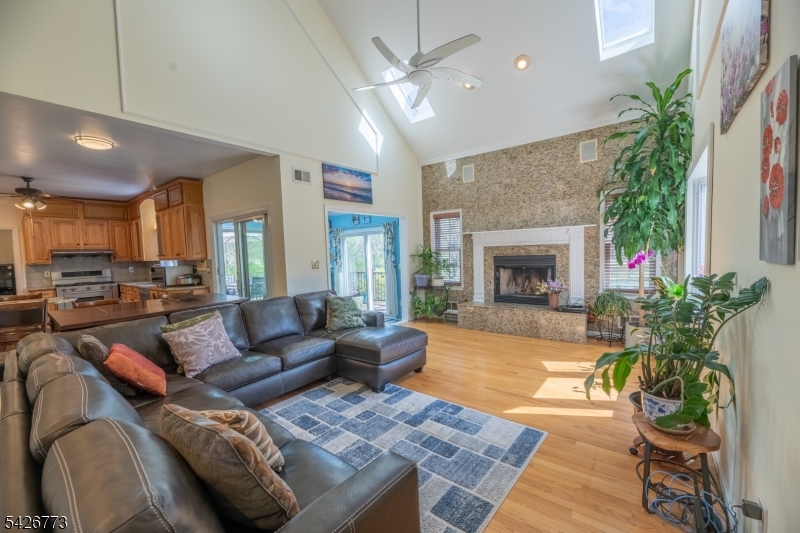 Green Vly Acres Sec 03 - Residential