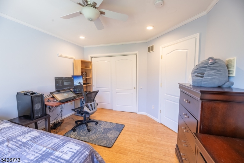 Green Vly Acres Sec 03 - Residential