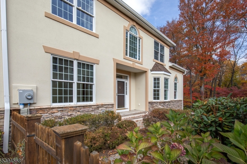 Four Seasons - Residential