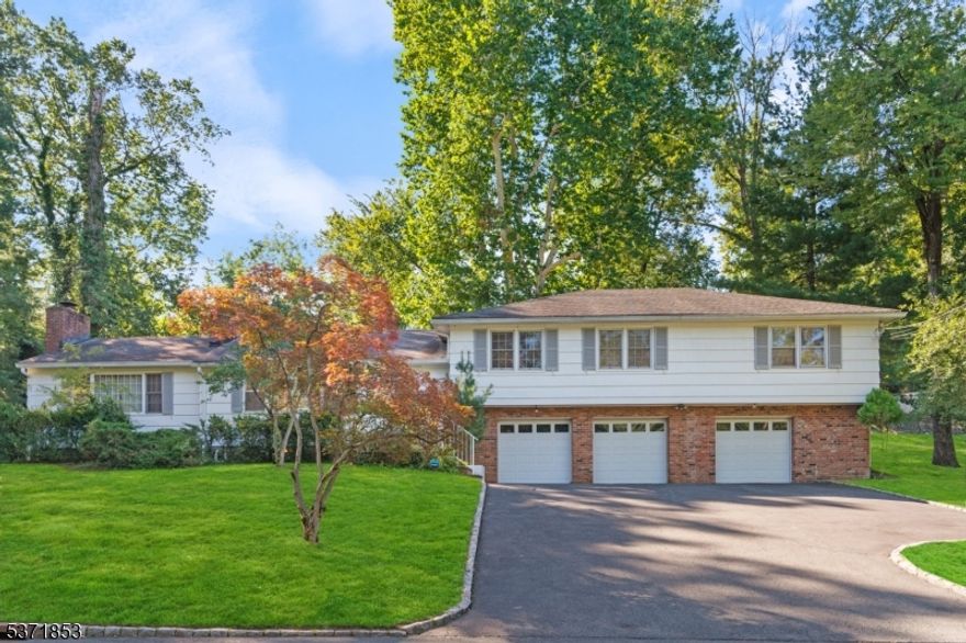 Quiet dead end street, houses on one side.  Conveniently located near highway #24, interstate #78, Single family home for 30 years. Spacious 3 car garage and storage, Pleasantly cool in summer, comforting warm in winter.  Kitchen and study has large windows to let in lots of lights, secluded street with lots of trees, solid original wood floors, close to short hills mall.  Classic open kitchen concept with modern appliances. close to Canoe Brook Country Club Golf Course.
